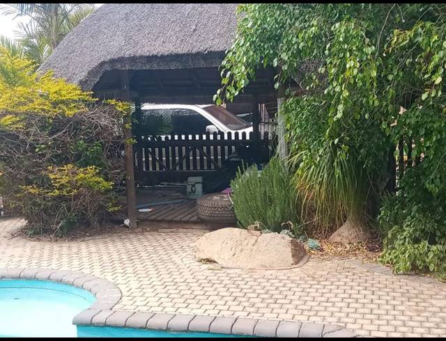 4 BEDROOM HOUSE FOR SALE IN WAVECREST